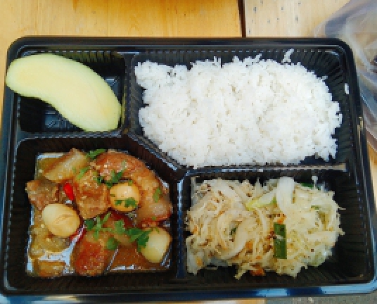 Thịt kho trứng cút 