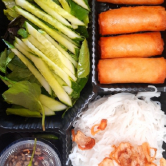 Bún chả giò