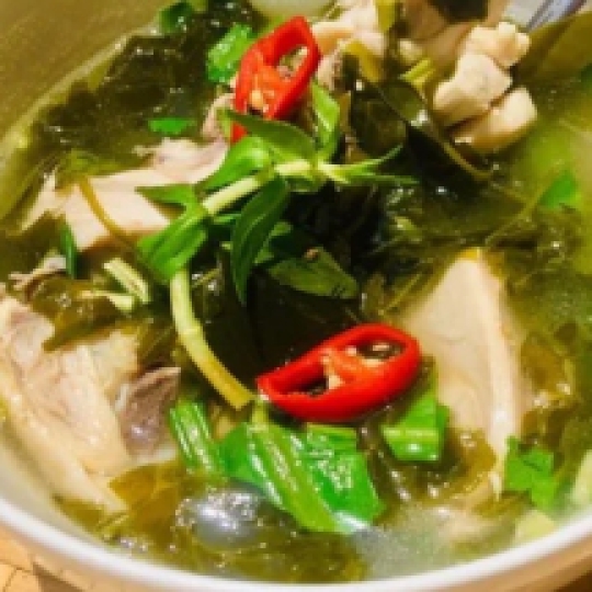 Canh gà lá giang